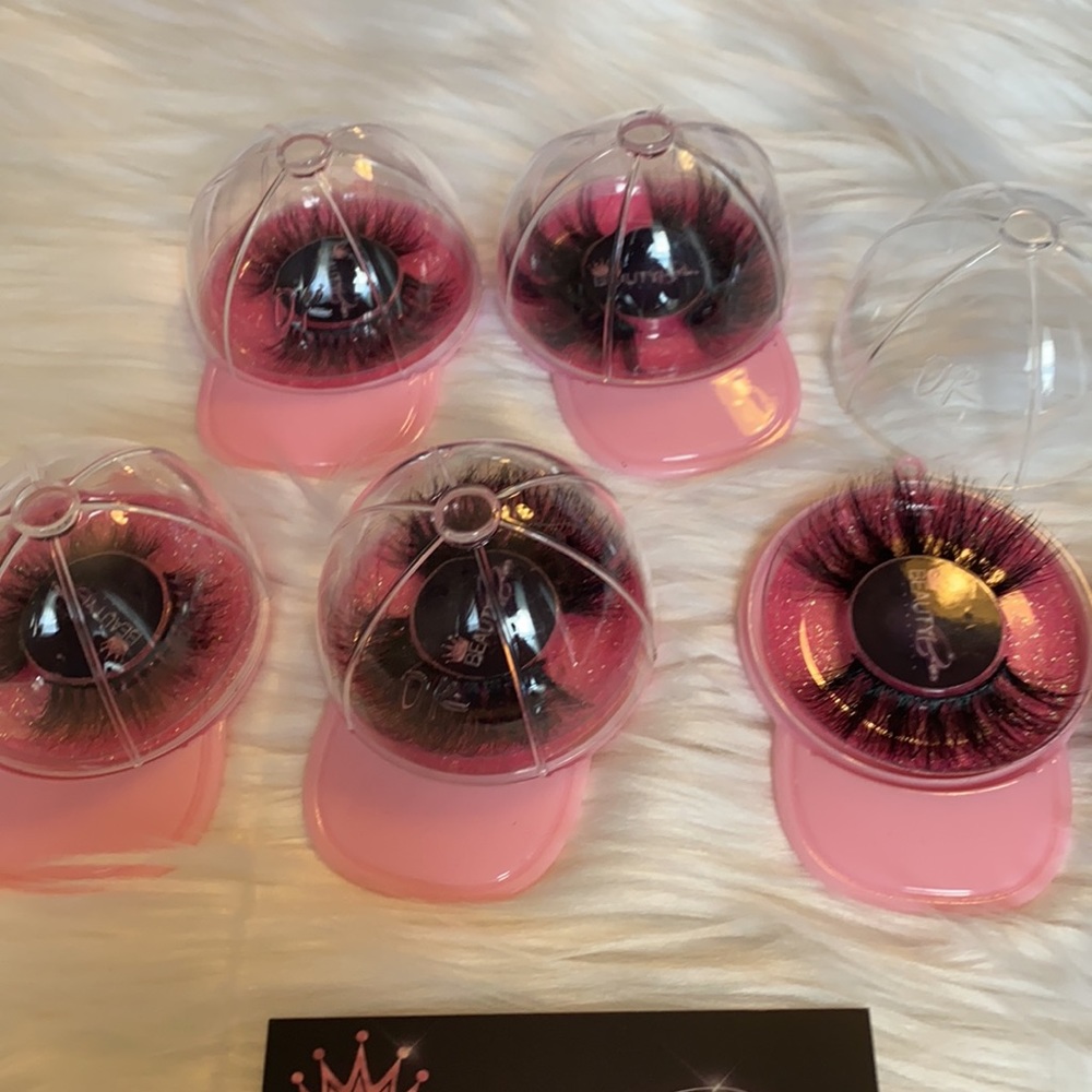Lashes - Picture 4 of 4